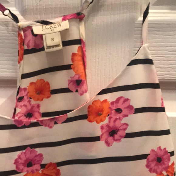 Cute floral tank top! - Picture 2 of 3